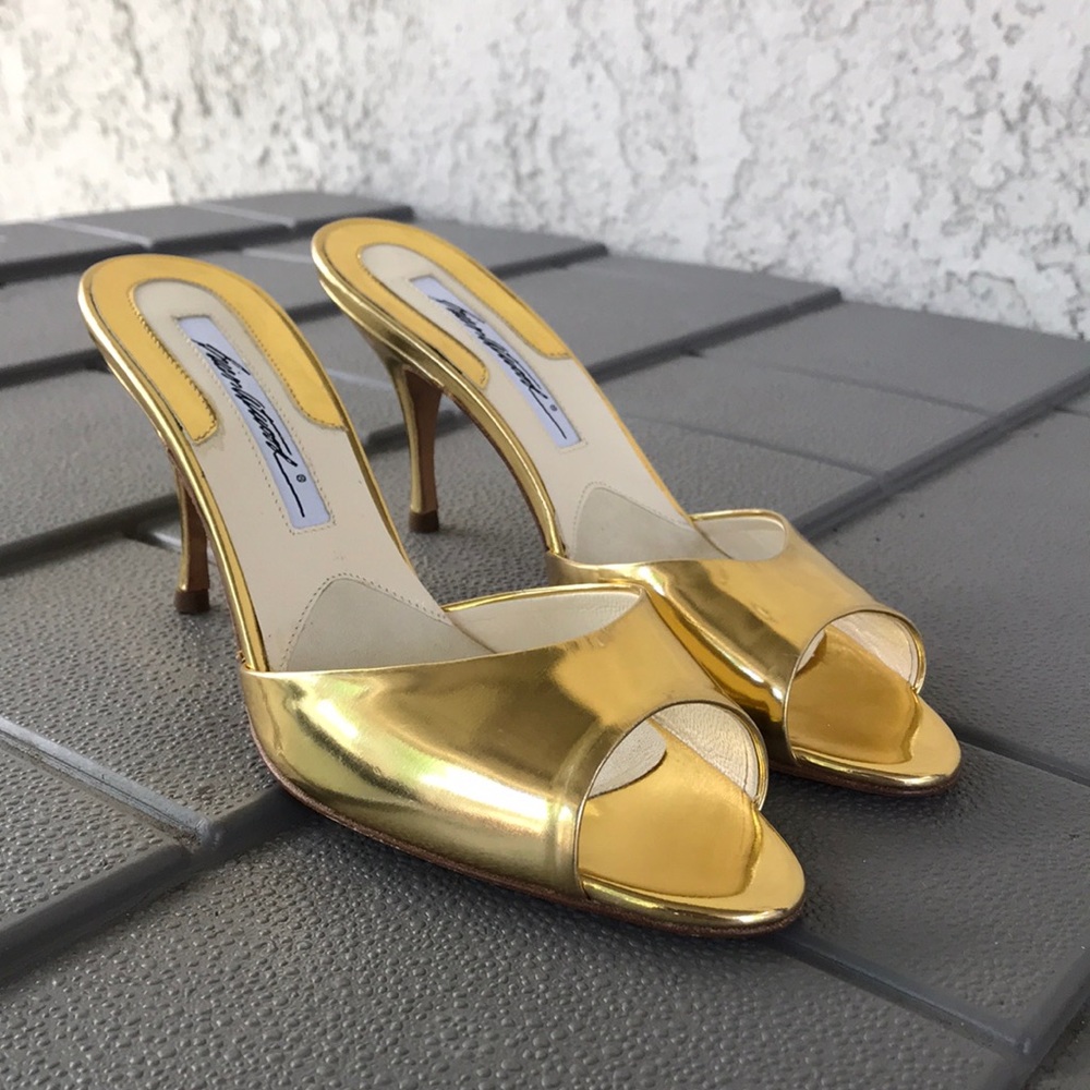 Like new! Brian Atwood gold sandal